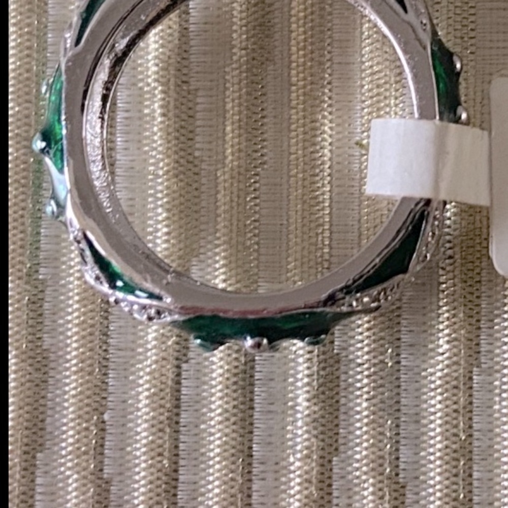GREEN ENAMEL TRAVEL FASHION RING - Picture 6 of 9